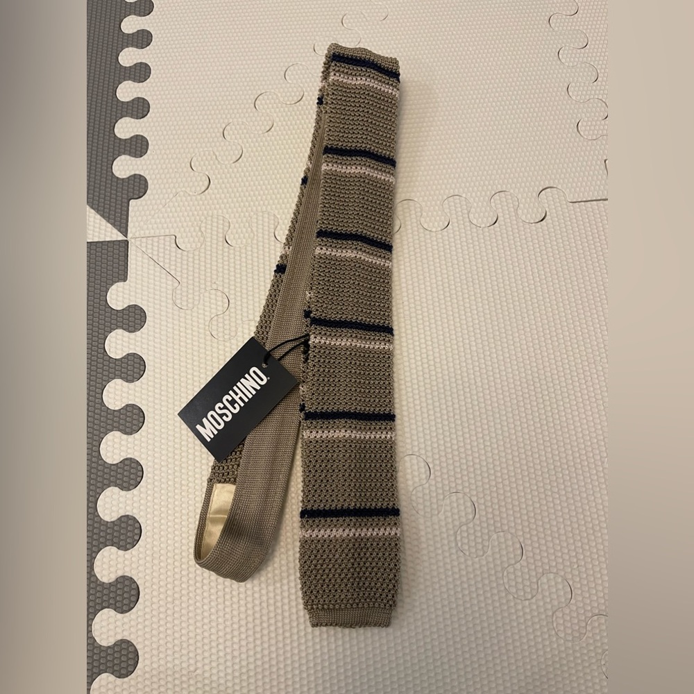 NWT Moschino Knit Tie 100% Silk Made in Italy Tan Navy Blue Stripe